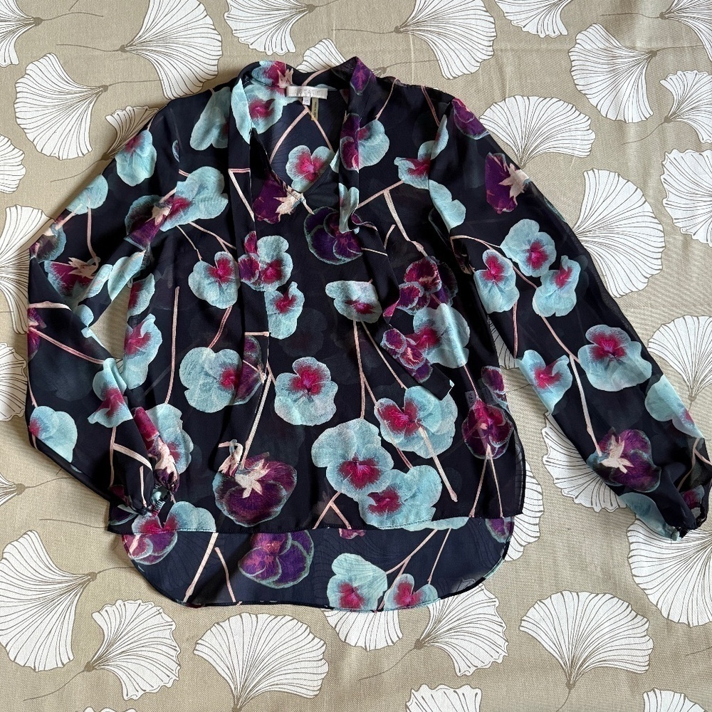 1. State Floral Blouse with Neck Bow XS